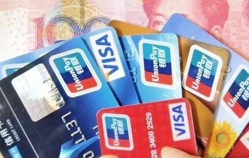 外出旅游应带那些必备用品，旅游材料
