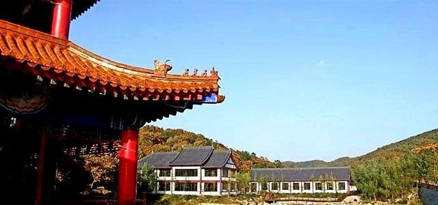 一个人没车该怎么去旅游，自己去旅游