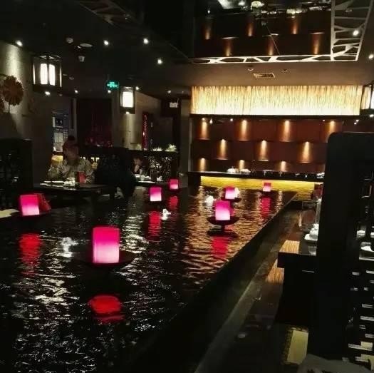 大连哪家餐厅比较浪漫，高雅，适合情侣吃饭，风景还不错的，烤鸭大连加盟店排行榜