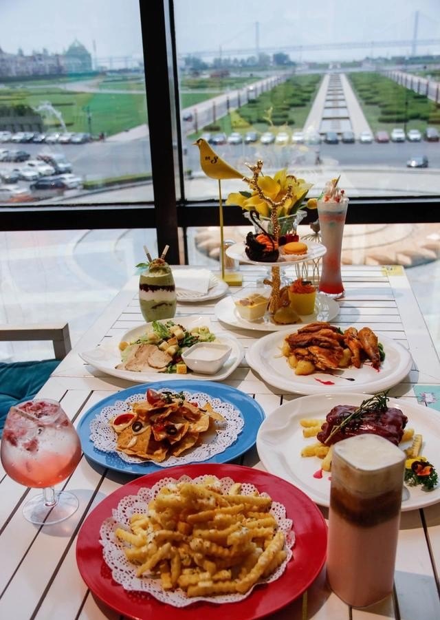 大连哪家餐厅比较浪漫，高雅，适合情侣吃饭，风景还不错的，烤鸭大连加盟店排行榜