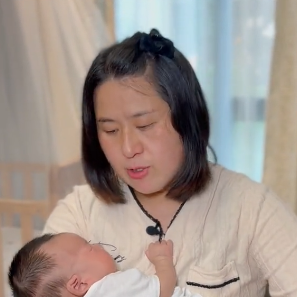 刚出生的婴儿哭闹怎么处理，新生儿哭闹怎么办