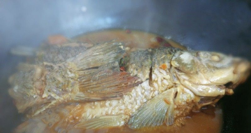 红烧鲤鱼做法及寓意和来历_鲤鱼是谁发明出来的