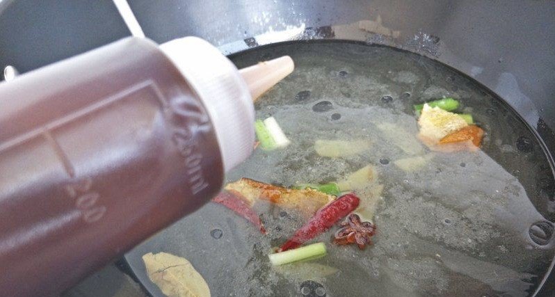 红烧鲤鱼做法及寓意和来历_鲤鱼是谁发明出来的