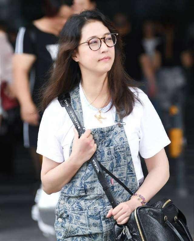 娱乐圈有哪些高度近视的明星_易烊千玺是近视眼吗