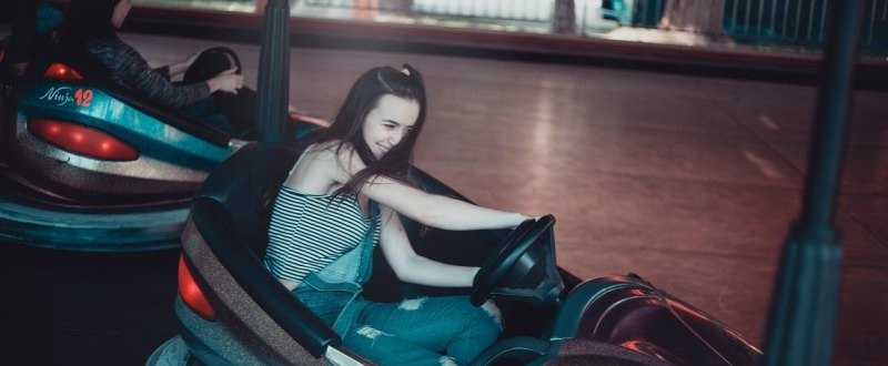 王者荣耀女英雄如何在手机上换装,王者荣耀美女去