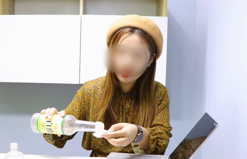 电脑屏幕有灰尘怎么办_主机怎么清理灰尘没有刷子用牙刷可以吗