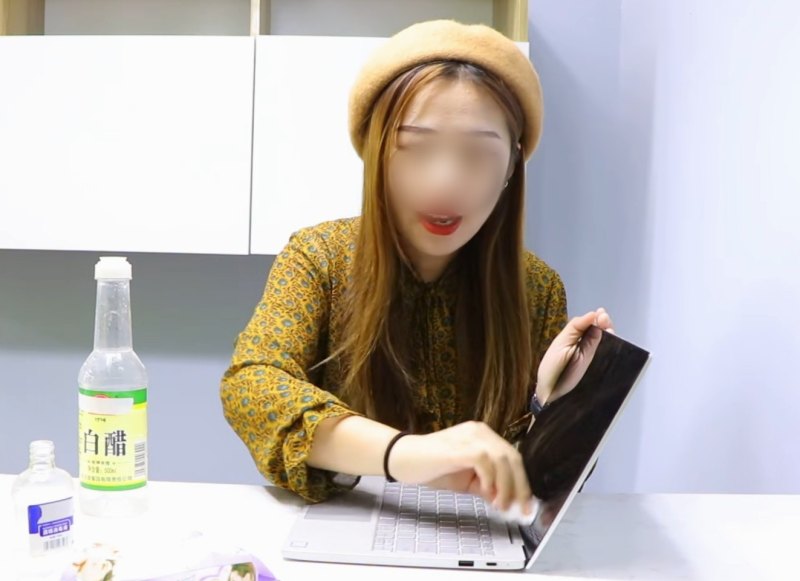 电脑屏幕有灰尘怎么办_主机怎么清理灰尘没有刷子用牙刷可以吗