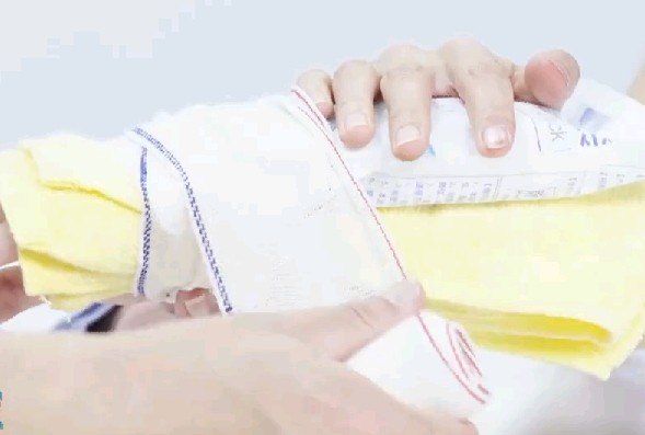 手腕扭伤了怎么办，扭伤手腕怎么办