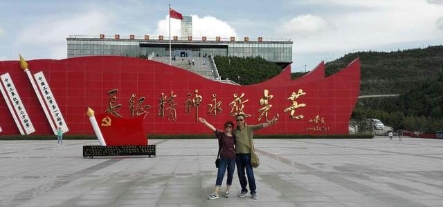 如果世界是一本书，旅游就是阅读，你可以从中收获许多东西；如果（继续续写句子。）,旅游就是