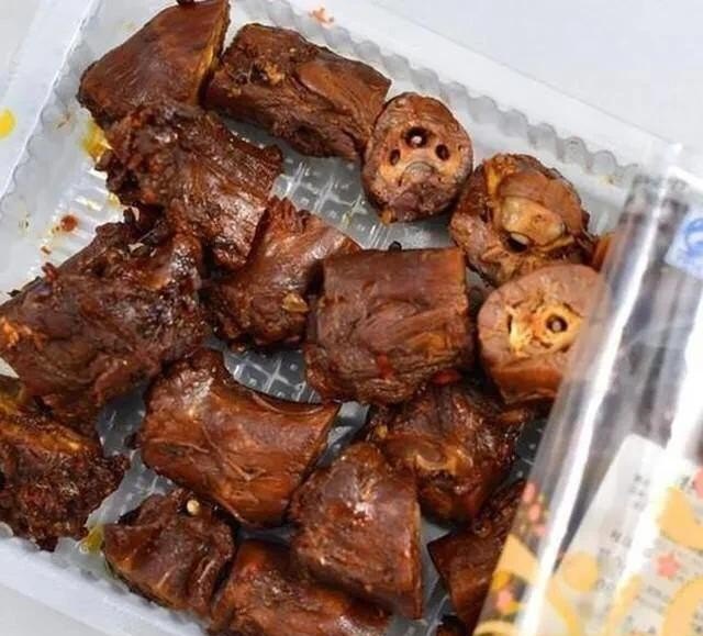 义乌高铁站附近有什么好吃的,北京火车站附近美食推荐店有哪些呢
