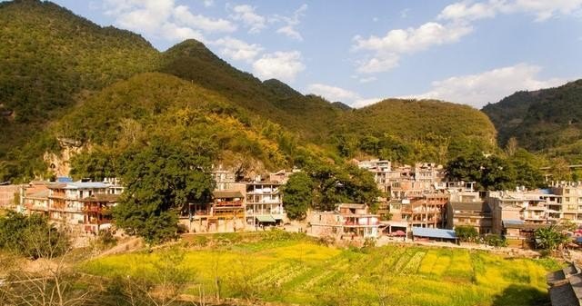 我想知道想查一个村子的历史到底要怎么查_什么是传统村落，其定义是什么