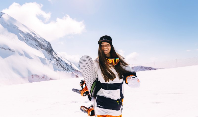 赞美滑雪儿童的诗句,儿子喜欢滑雪的句子