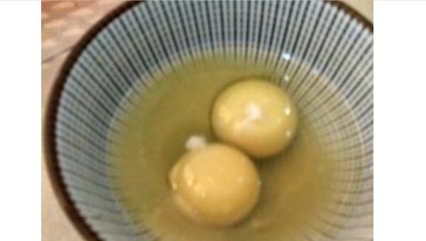 煎鸡蛋如何放盐，煎鸡蛋历史故事味道