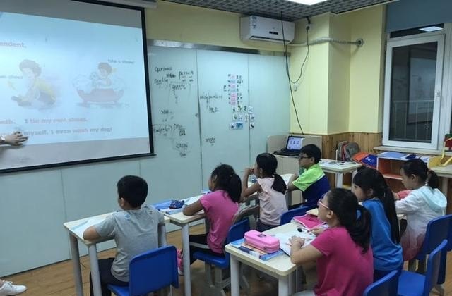 小学三年级应该报什么班?英语有必要上辅导班吗 中小学英语补习班