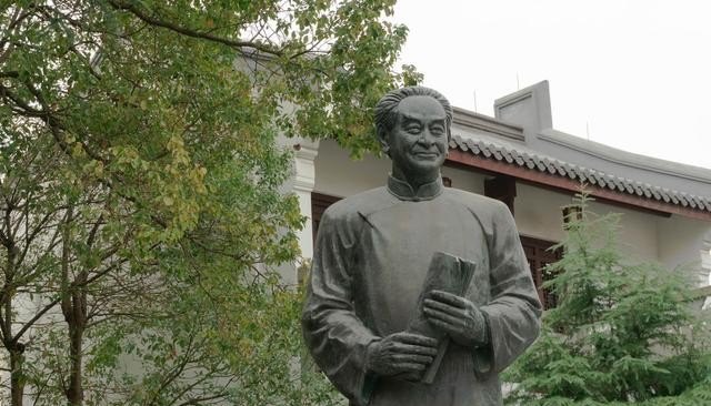 和尚隐居在深山叫什么_洪洗象有几个身份