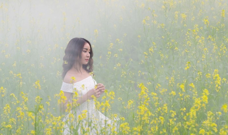 下雨天男人伤感沧桑语录_形容70后的男人苦累 又悲伤的说说