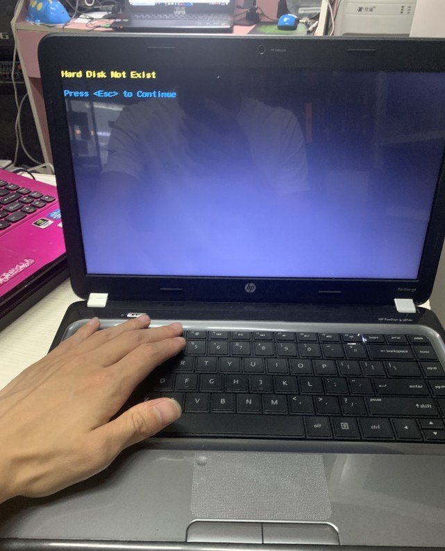 电脑屏幕黑屏但主机正常怎么恢复_电脑屏幕两边黑屏怎么恢复全屏