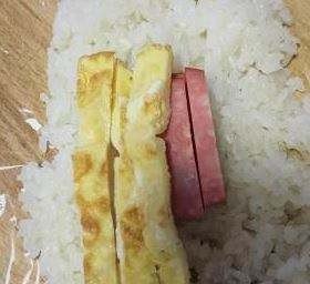 重庆糯米饭摆摊做法_请问重庆哪里还能吃到正宗糯米团也