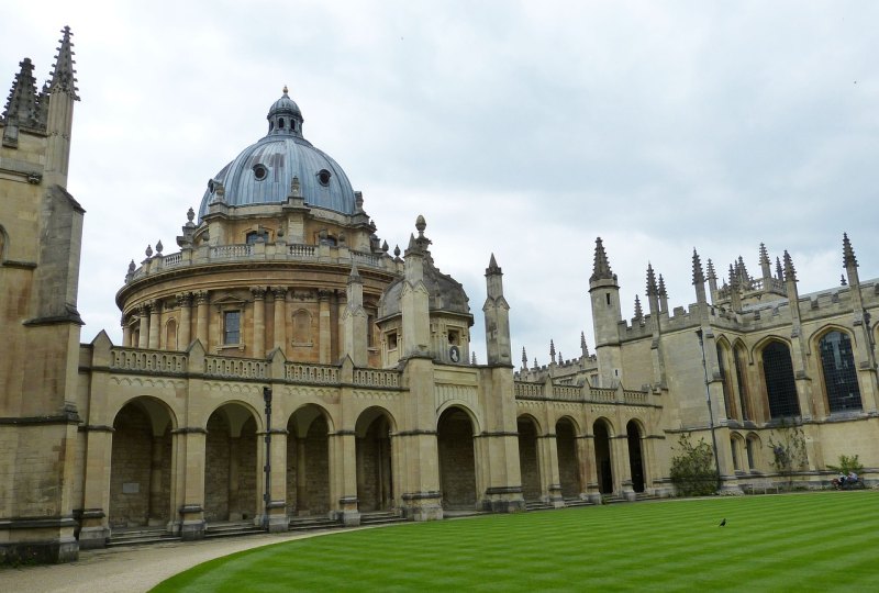 瑞典大学本科去英国留学需要雅思吗，瑞典留学托福