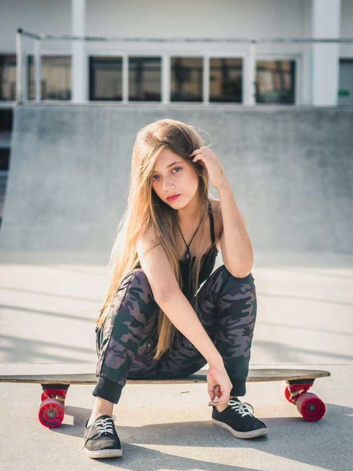 cf有那个女人物是穿++的 除了【灵狐者】,穿越火线cf人物