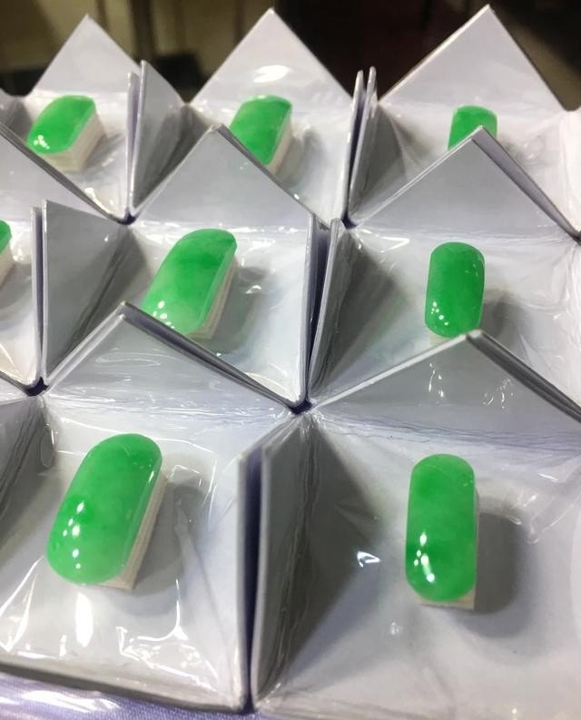 郑州翡翠哪个是连锁品牌，翡翠品牌加盟
