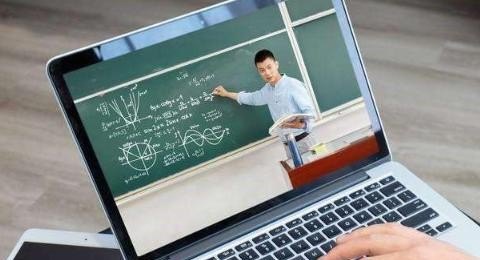 考英语四级用什么软件学习最好_有哪些有英音发音的背单词app