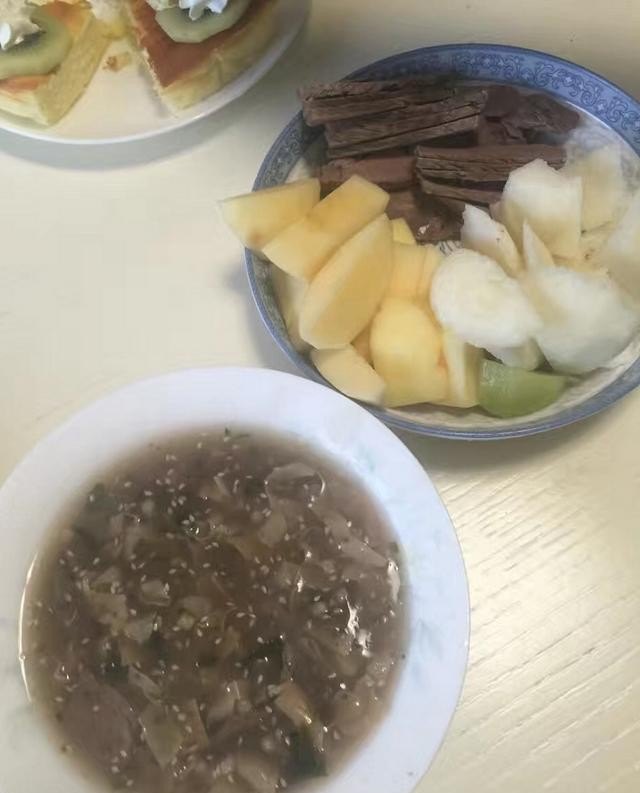 小学学校早上有饭吗_孩子上学急早上吃什么早餐好