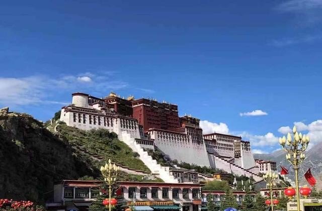 旅游应该带什么_出去旅游都该带点什么呢