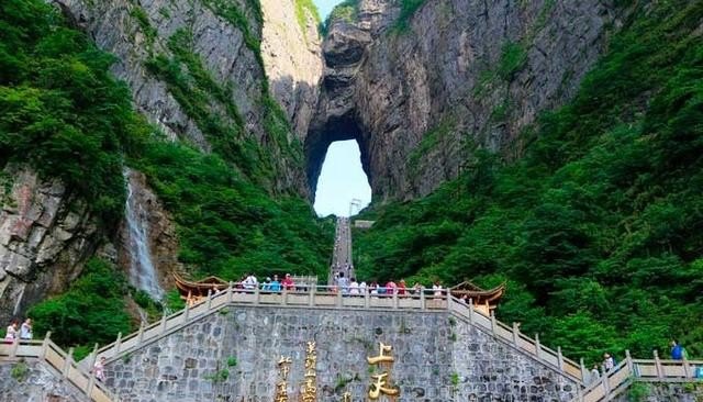 旅游应该带什么_出去旅游都该带点什么呢