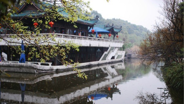 成都旅游去哪个区，四川旅游区