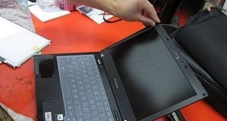 联想笔记本电脑更换屏幕拆机方法，联想电脑换屏