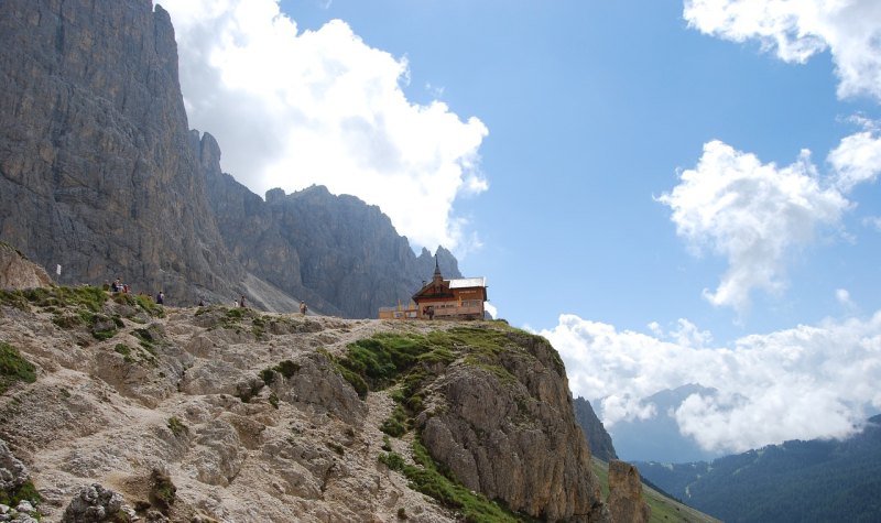 自驾游天门山旅游攻略_天门山徒步登山攻略