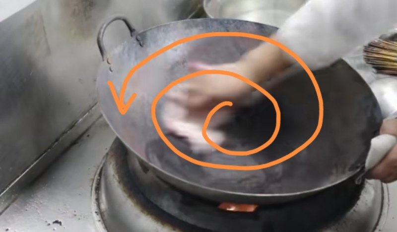 铁锅粘锅用什么方法能恢复_铁锅粘锅要怎么处理才让它不粘锅