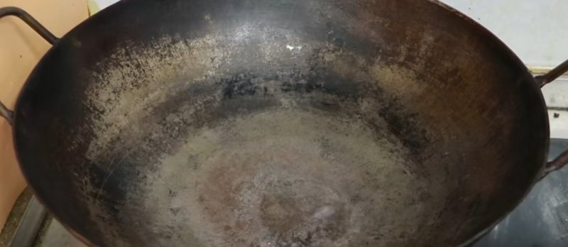 铁锅粘锅用什么方法能恢复_铁锅粘锅要怎么处理才让它不粘锅