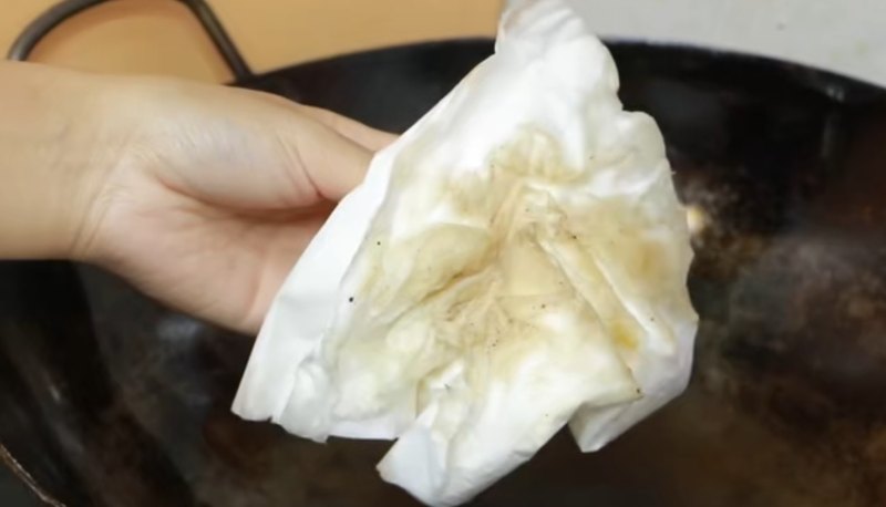 铁锅粘锅用什么方法能恢复_铁锅粘锅要怎么处理才让它不粘锅