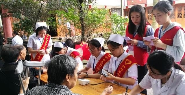 maneuver和manipulate的区别,行动用英语怎么说