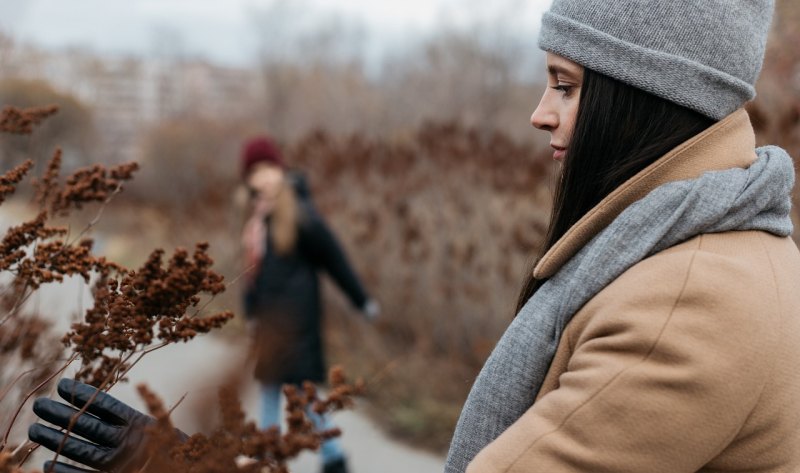 诗陌可出自哪句古诗，要优美一点的，最好可以是形容女孩子的，陌的唯美句子