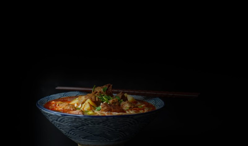 麻六记和食族人酸辣粉哪个好吃 附近美食推荐酸辣粉在哪里做好吃点