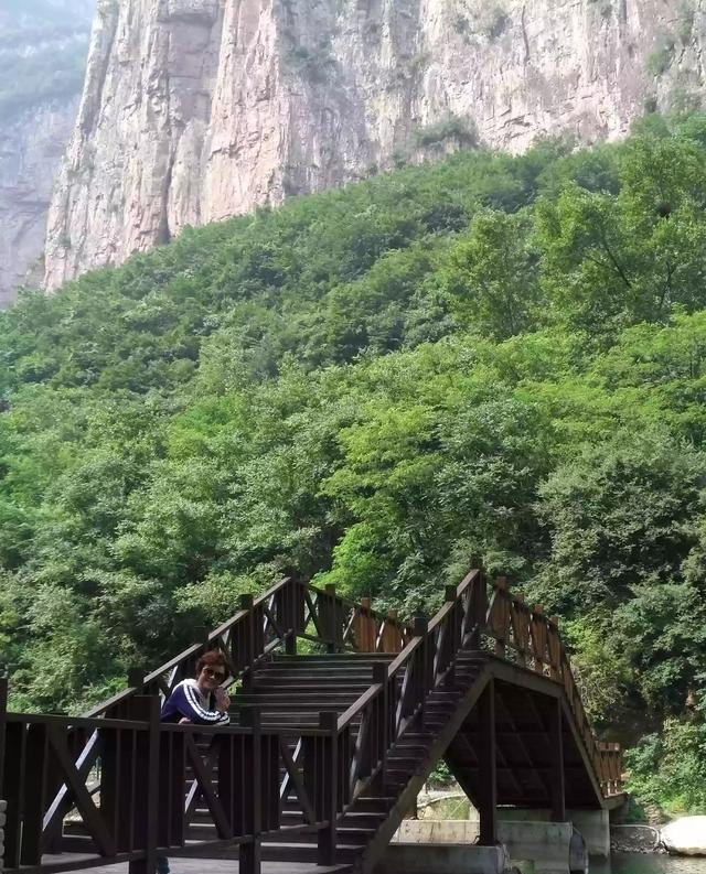 出省旅游是跟团还是自由行划算,自主旅游
