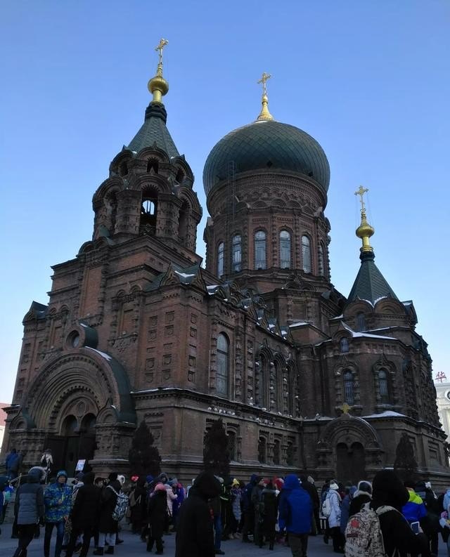 出省旅游是跟团还是自由行划算,自主旅游