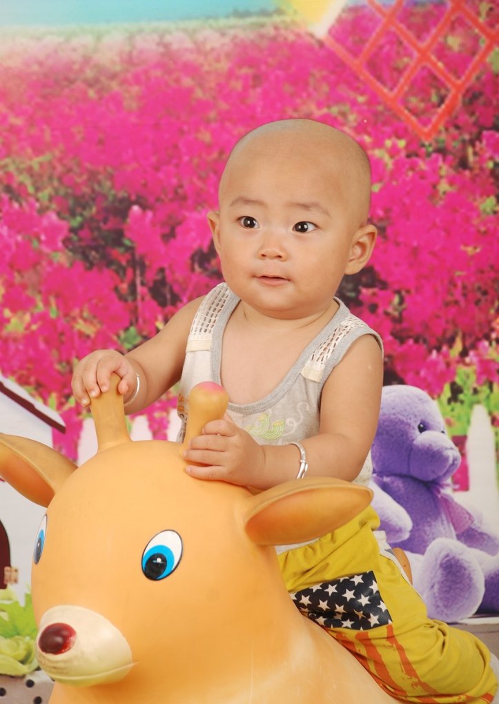 一岁宝宝涨肚子怎么办_宝宝肚子鼓鼓的是胀气了吗，该怎么办呢