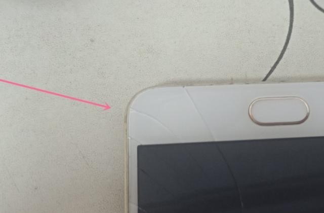 怎么拆手机后盖_华为手机怎么拆开