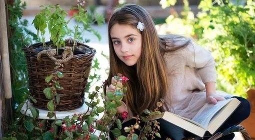 孩子怕生该怎么引导_小孩子怕生胆小怎么办