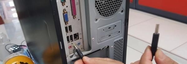 电脑与外接音响如何连接 喇叭怎么连接电脑