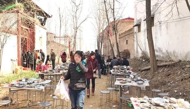 国内最热门的小吃有哪些,赣州美食推荐生腌肉串加盟