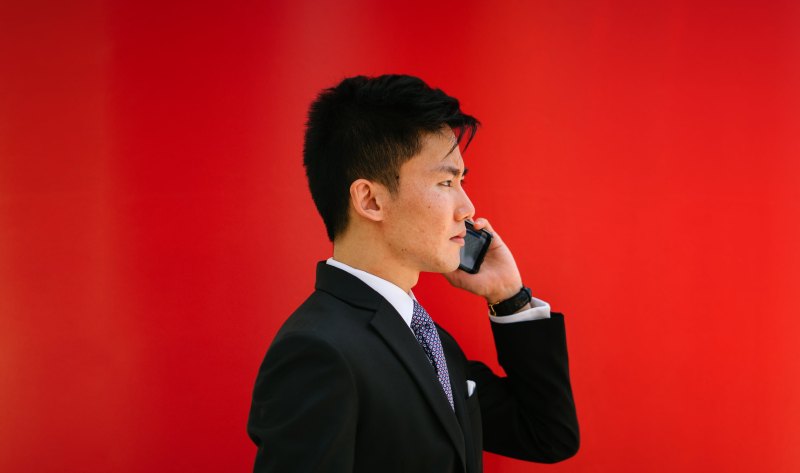 后背像岔气一样疼怎么回事_后背岔气怎么办