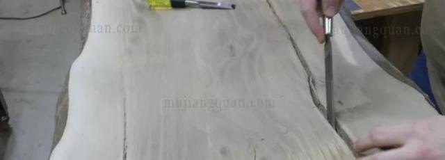 木头裂缝怎么修补,木头开裂怎么办