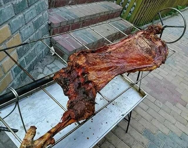 云南曲靖的黄焖羊肉哪家好吃，郑州香香美食推荐的羊排店在哪个位置啊多少钱