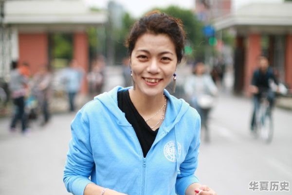 陈果因“耋耄”读错被喷，难道不认识几个字就是错吗？有谁敢说他认识所有中国汉字 - 华夏历史