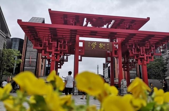 合肥淮河路步行街旁边有什么好吃的，合肥华润万象城美食推荐哪家好吃点的